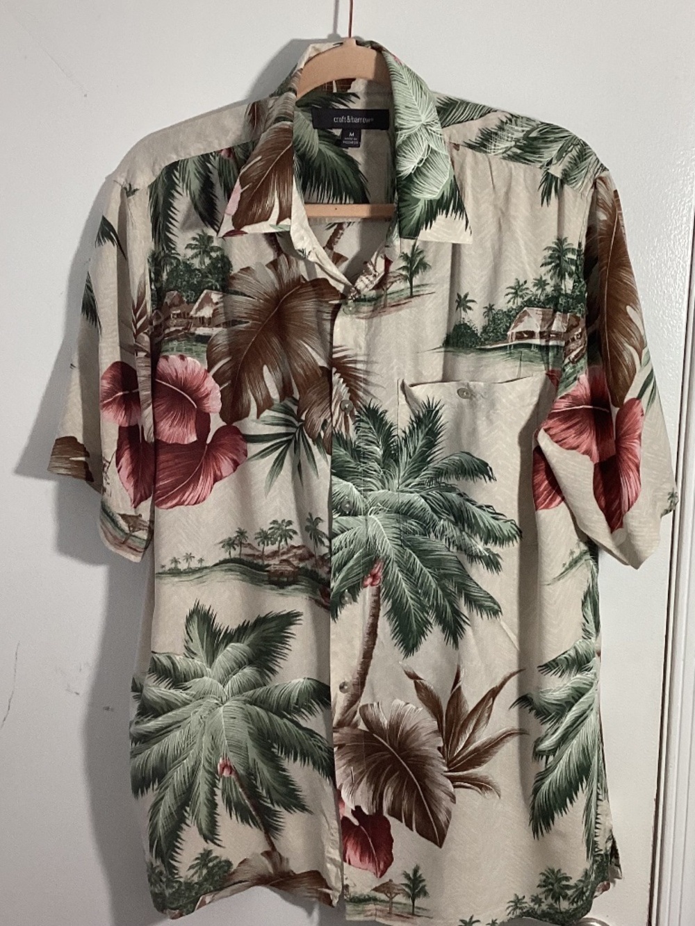 CROFT & BARROW MEN'S MEDIUM  RAYON HAWAIAIN TROPICAL PRINT BEACH SHIRT